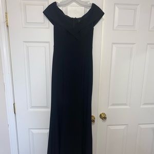 Xscape dress. Size 4. Color black.